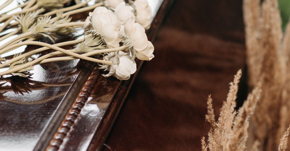 Personalising Your Ash Scattering Tribute: Creative Ideas
