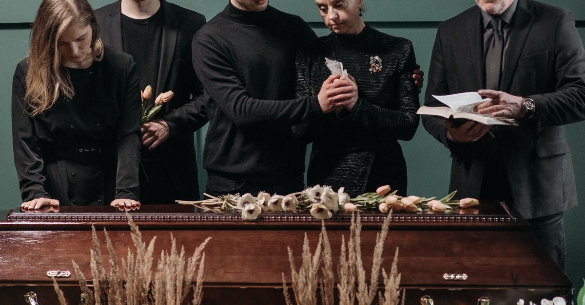 Pricing Comparison: Traditional vs. Green Cremation Options
